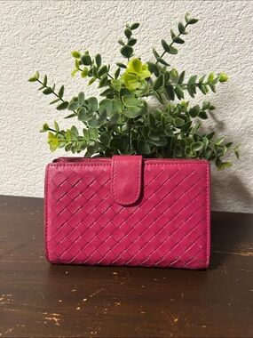 Woven-Textured Women's Wallet in Hot Pink